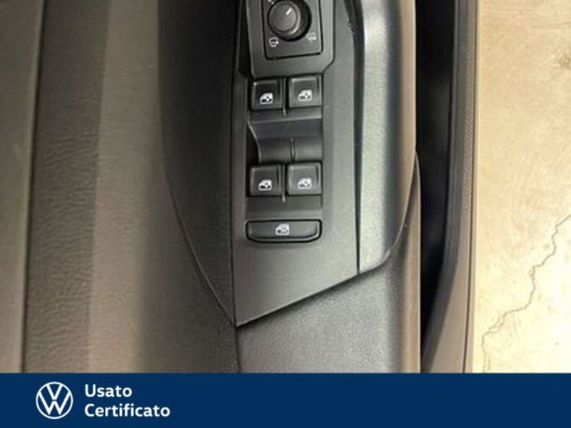 Volkswagen T-Cross usata a Vicenza (17)