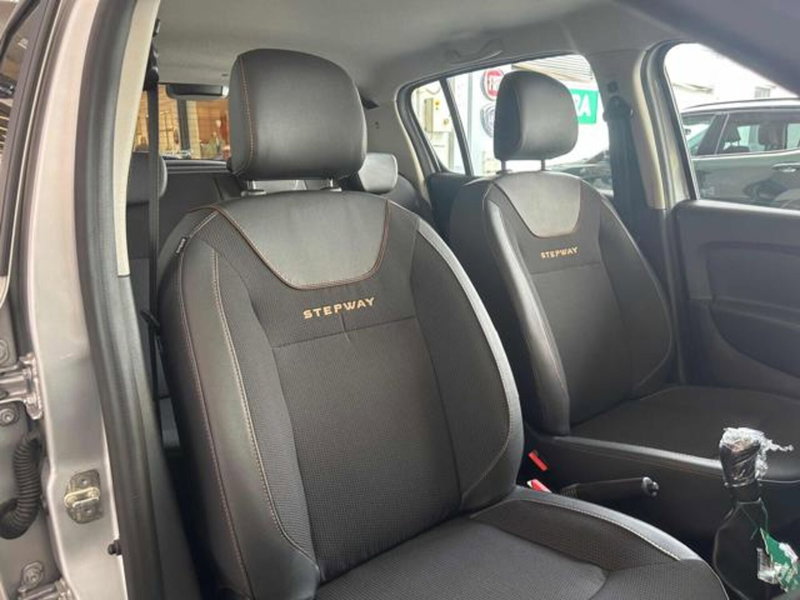 Dacia Sandero usata a Vercelli (12)