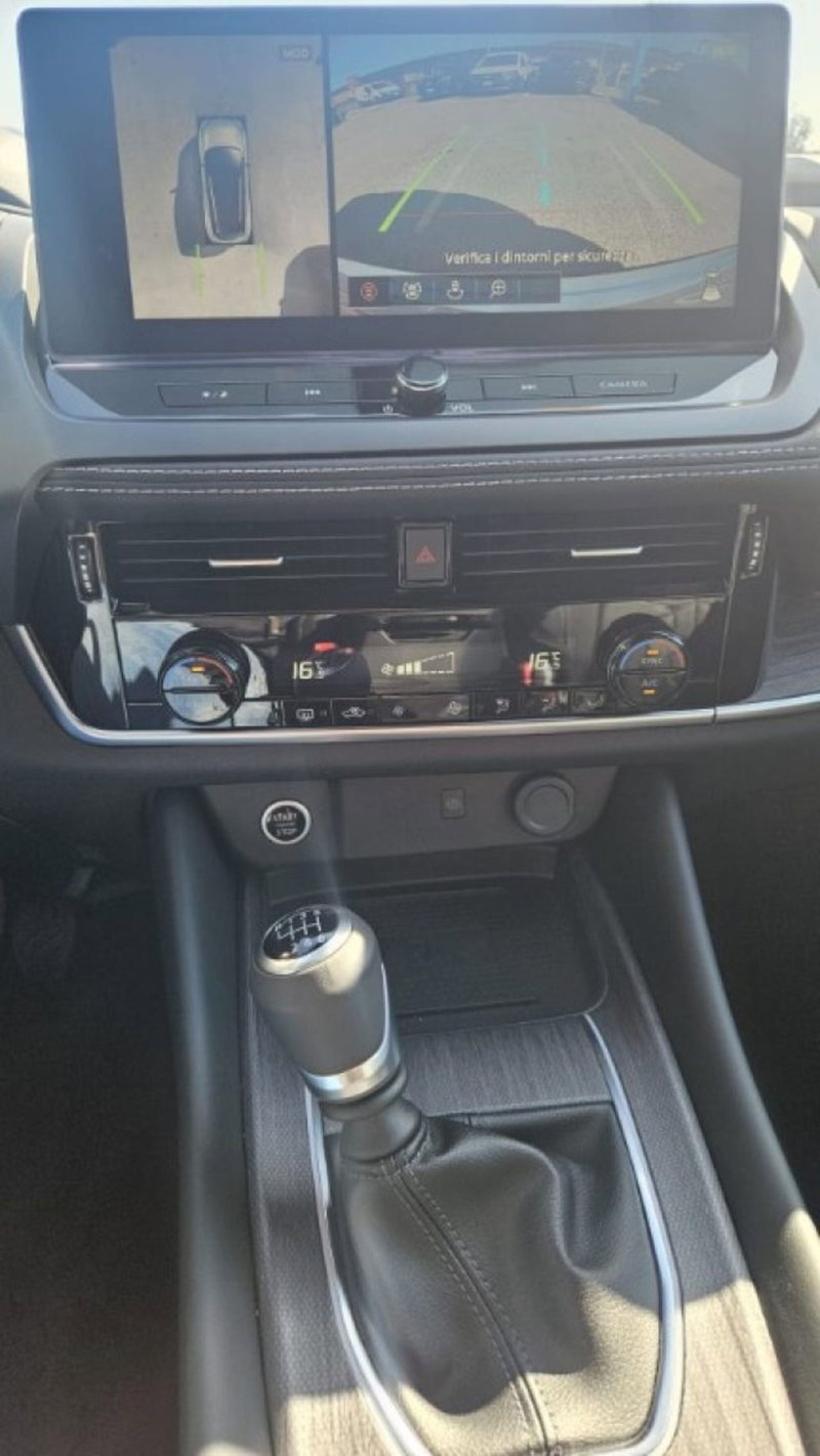Nissan Qashqai nuova a Lucca (12)