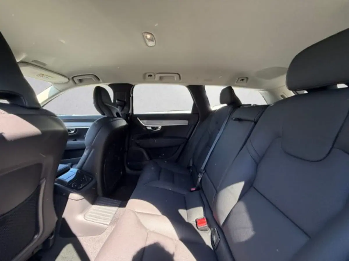 Volvo V90 nuova a Udine (8)