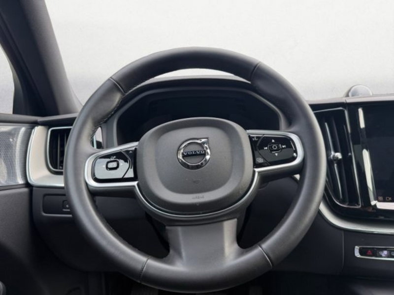 Volvo XC60 usata a Udine (9)