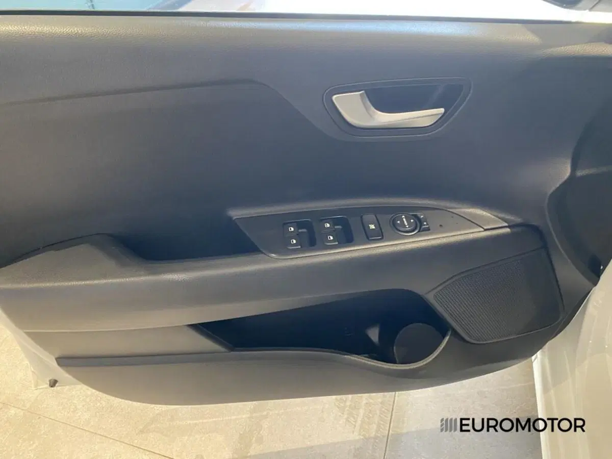 Kia Rio usata a Bari (12)