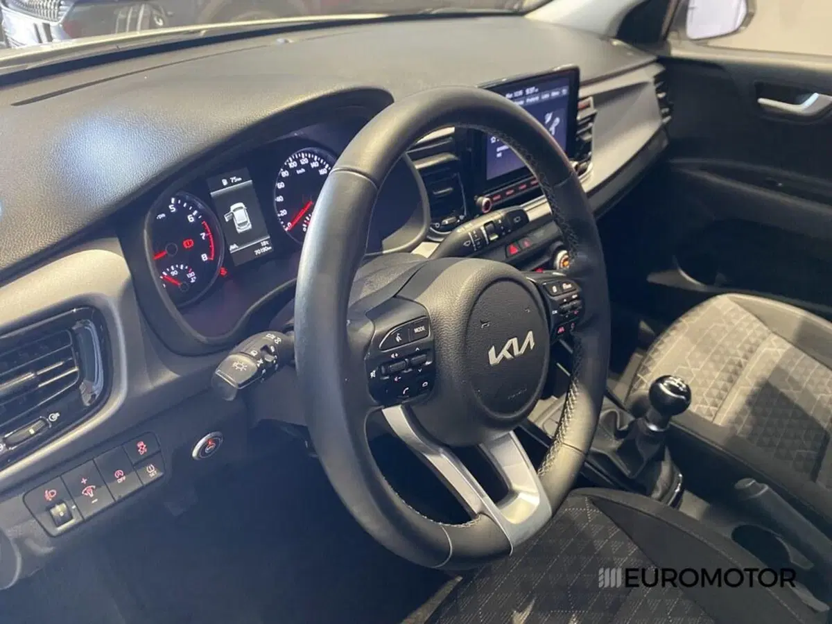 Kia Rio usata a Bari (13)