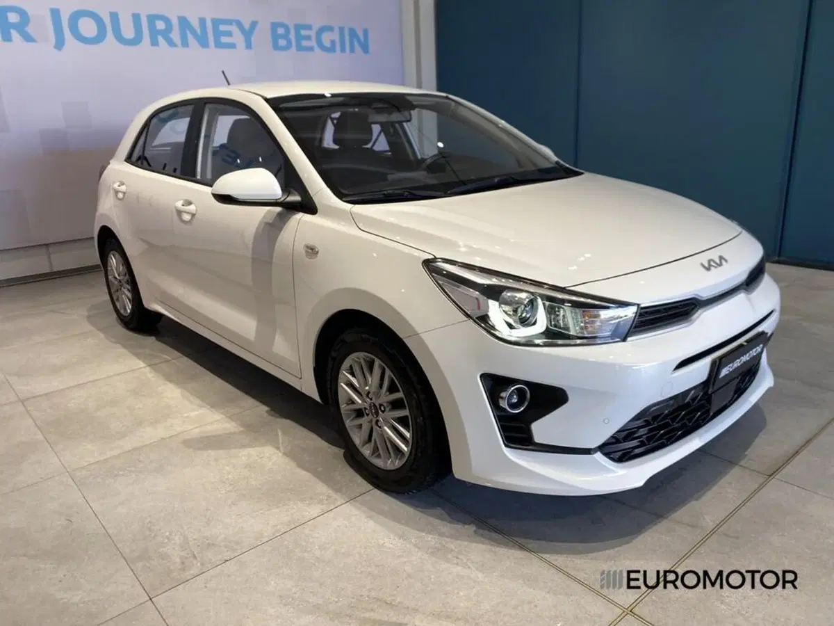 Kia Rio usata a Bari (4)