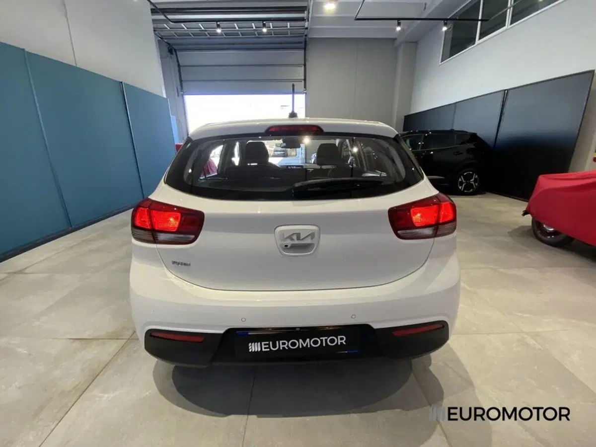 Kia Rio usata a Bari (9)