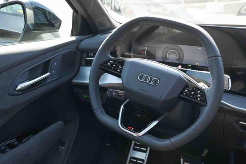 Audi Q3 Sportback nuova a Torino (12)