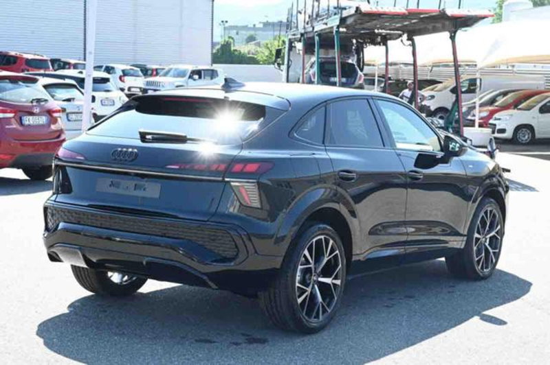 Audi Q3 Sportback nuova a Torino (3)