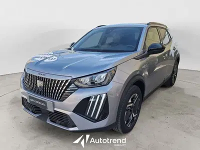Peugeot 2008 1.2 turbo Allure 100cv del 2024 usata a Lecce