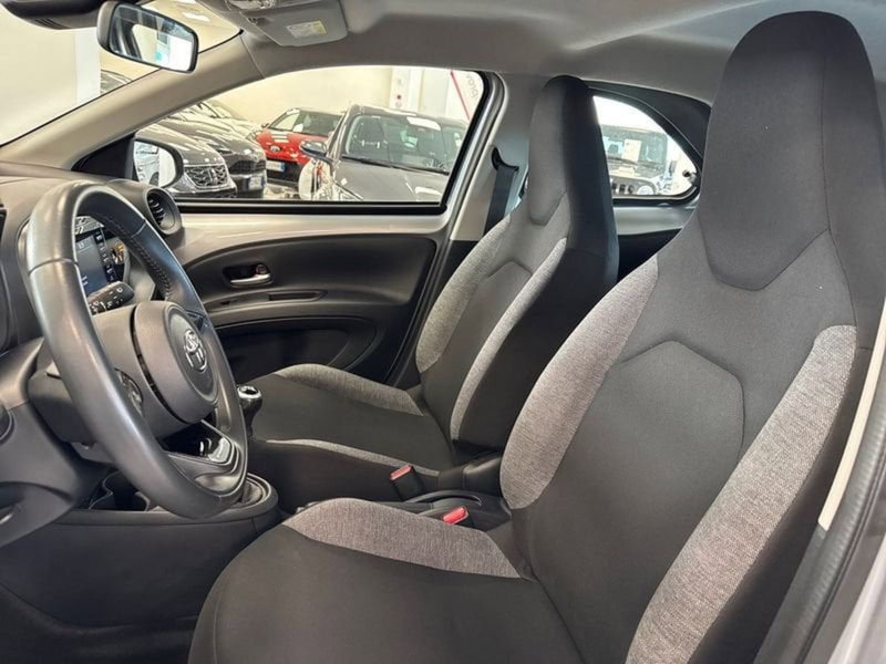 Toyota Aygo X usata a Prato (13)