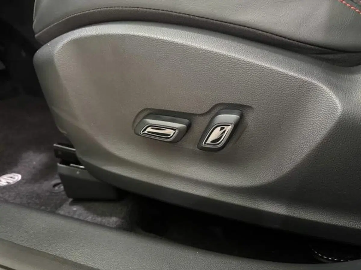 Mg ZS usata a Varese (13)