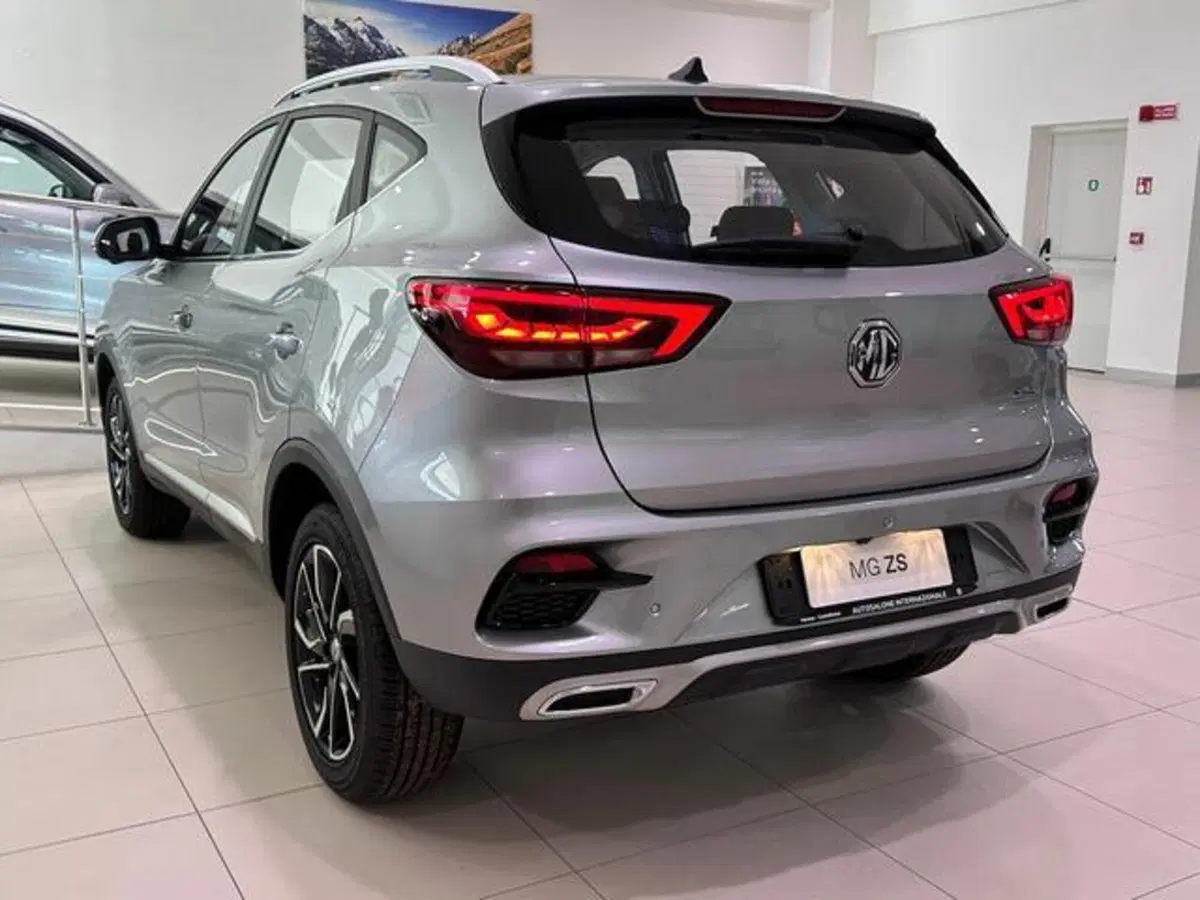 Mg ZS usata a Varese (2)
