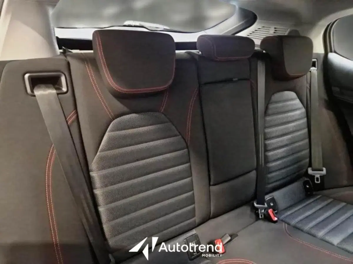 Alfa Romeo Stelvio usata a Bari (19)