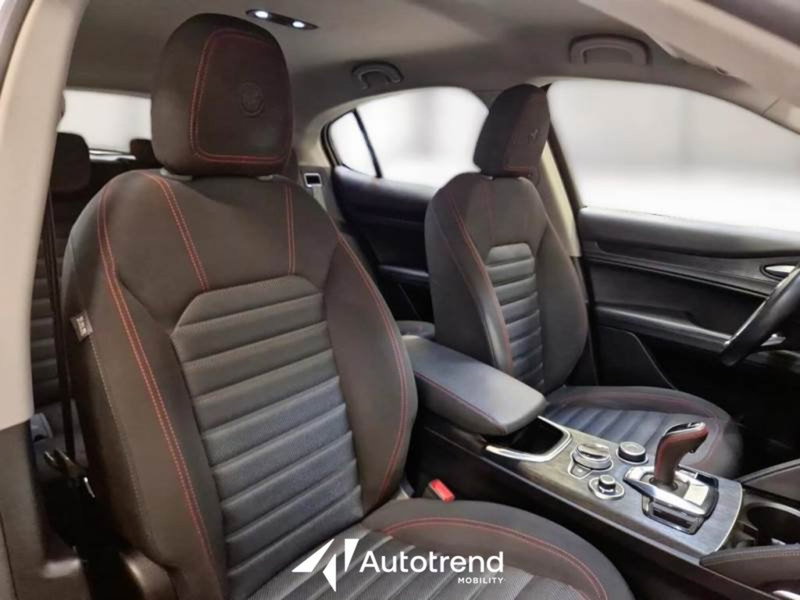 Alfa Romeo Stelvio usata a Bari (7)