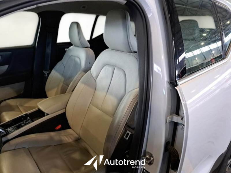 Volvo XC40 usata a Bari (6)