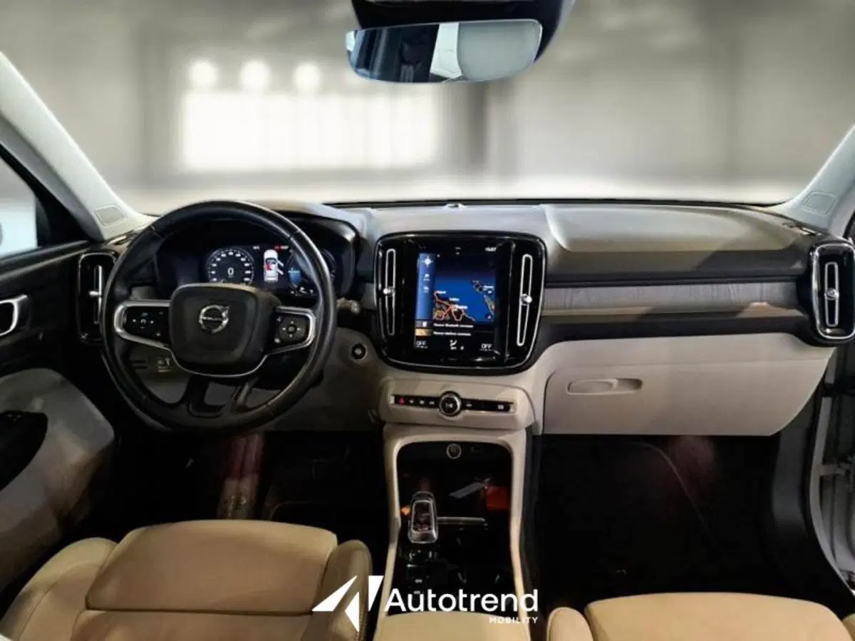 Volvo XC40 usata a Bari (8)
