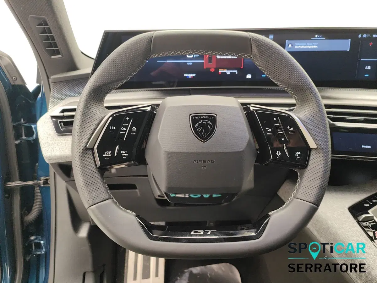 Peugeot 5008 usata a Como (18)