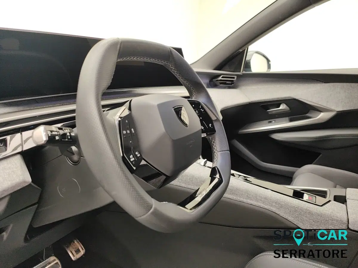 Peugeot 5008 usata a Como (9)