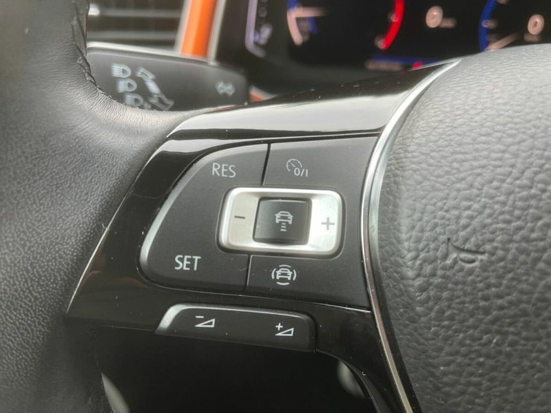 Volkswagen T-Roc usata a Lecco (18)