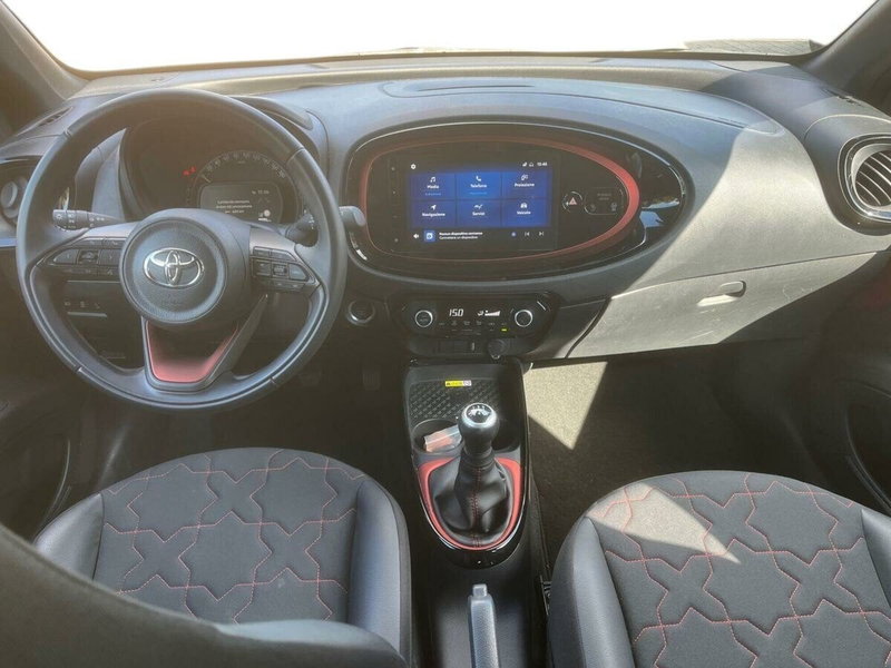 Toyota Aygo X usata a Lecco (14)