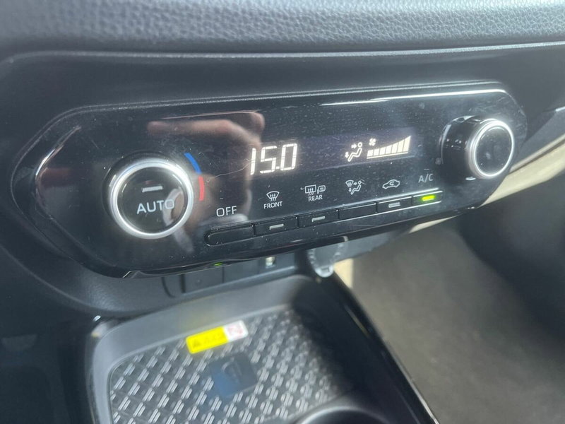 Toyota Aygo X usata a Lecco (19)