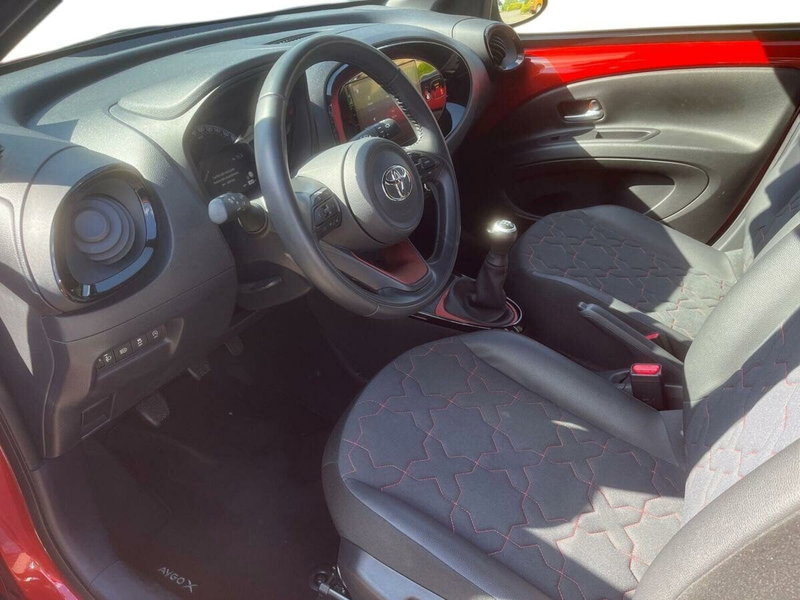 Toyota Aygo X usata a Lecco (7)