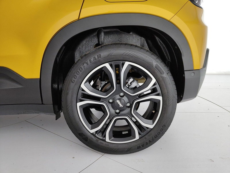 Jeep Avenger nuova a Caserta (11)