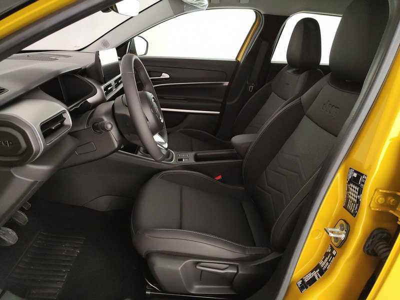 Jeep Avenger nuova a Caserta (16)