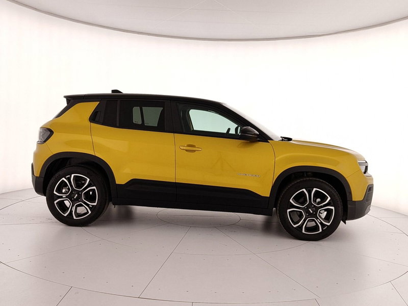 Jeep Avenger nuova a Caserta (7)