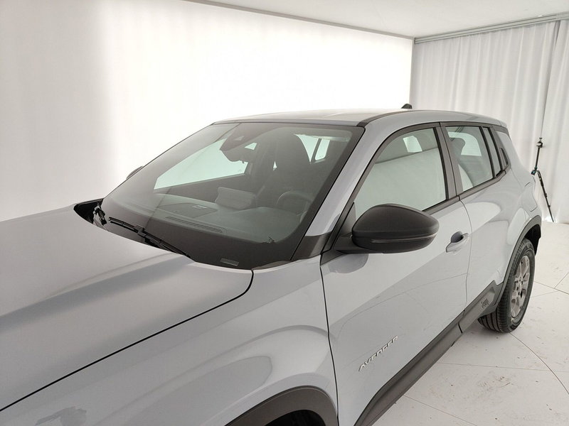 Jeep Avenger nuova a Caserta (14)