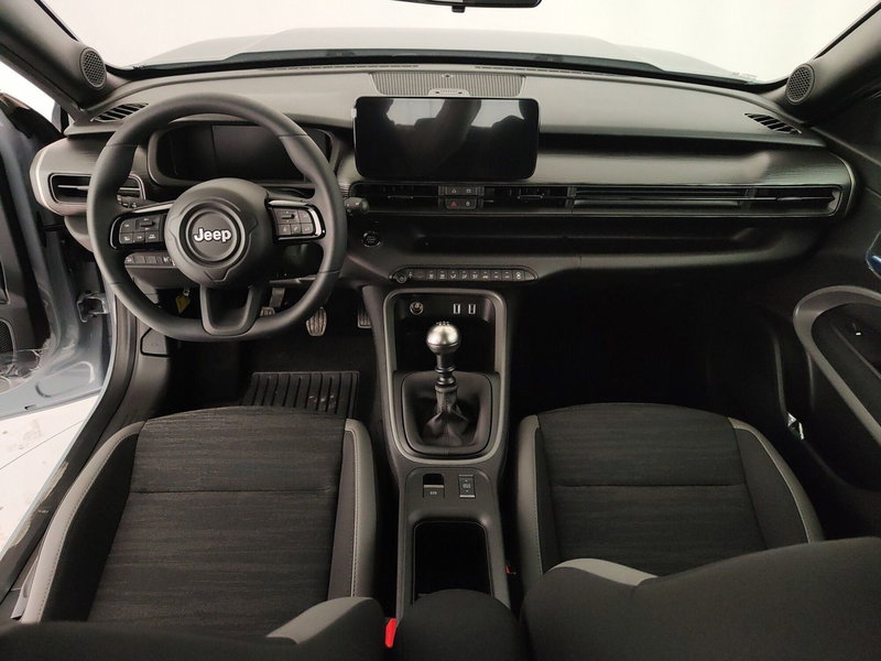 Jeep Avenger nuova a Caserta (15)
