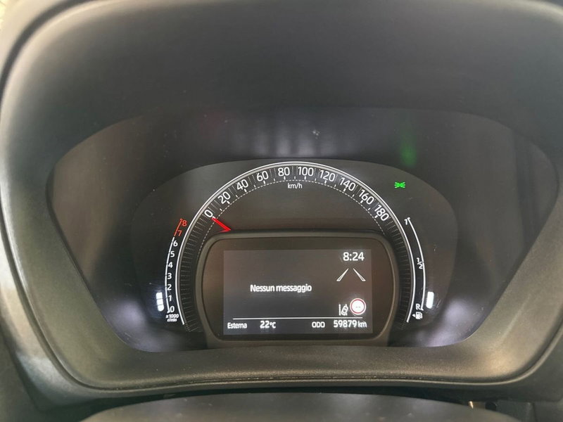 Toyota Aygo X usata a Prato (18)