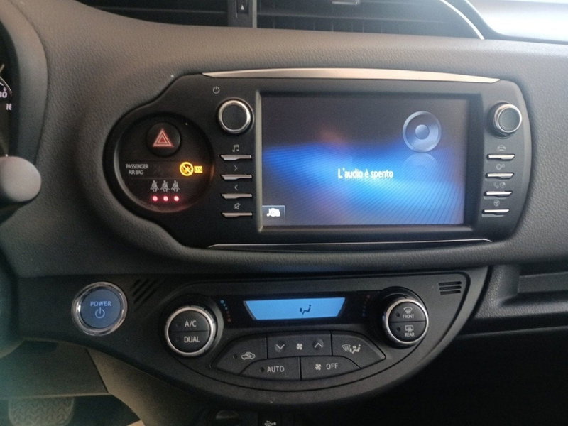 Toyota Yaris usata a Milano (11)