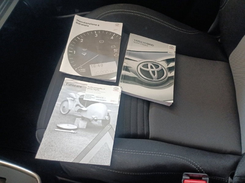Toyota Yaris usata a Milano (12)