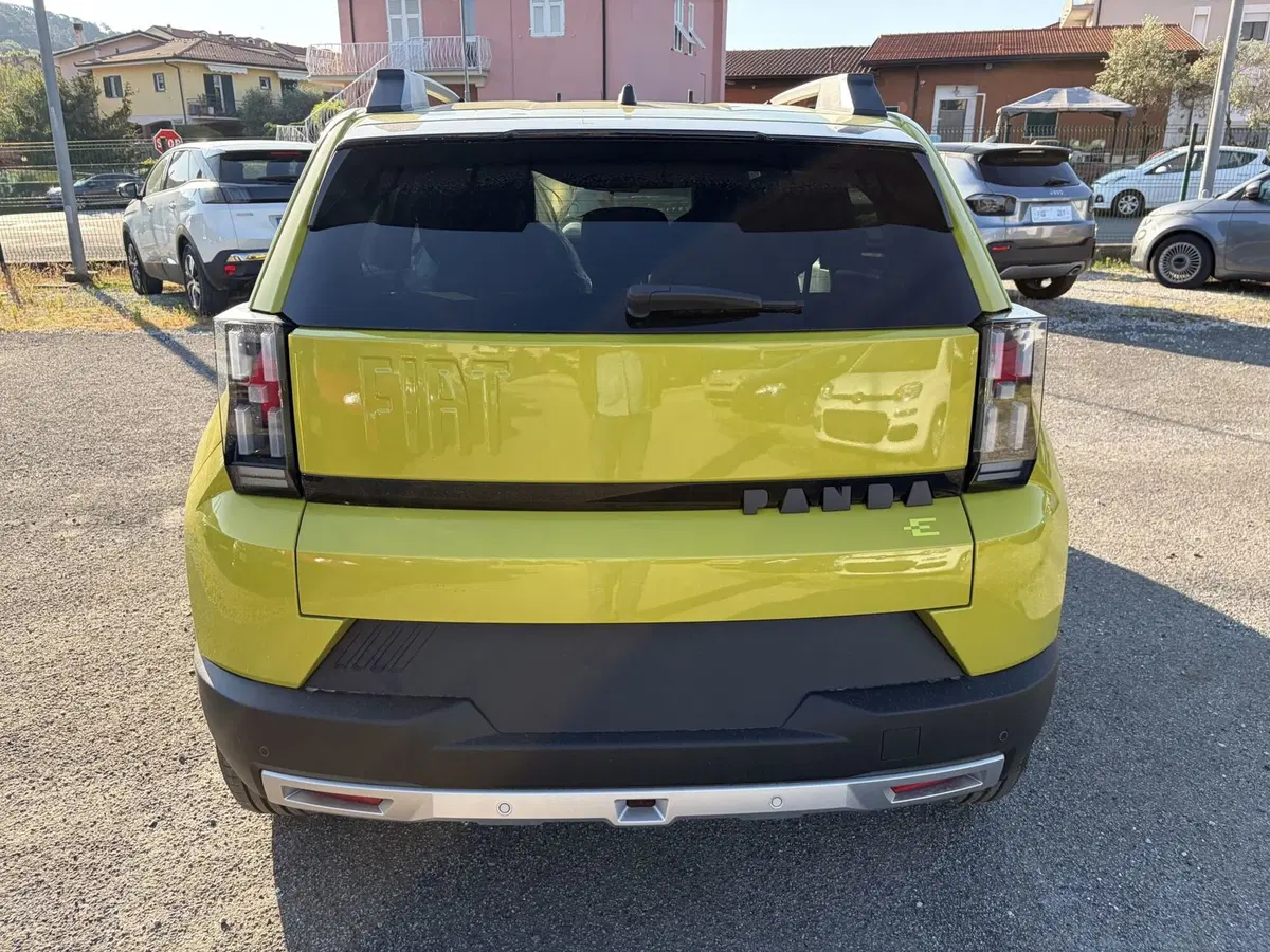 Fiat Grande Panda nuova a La Spezia (6)
