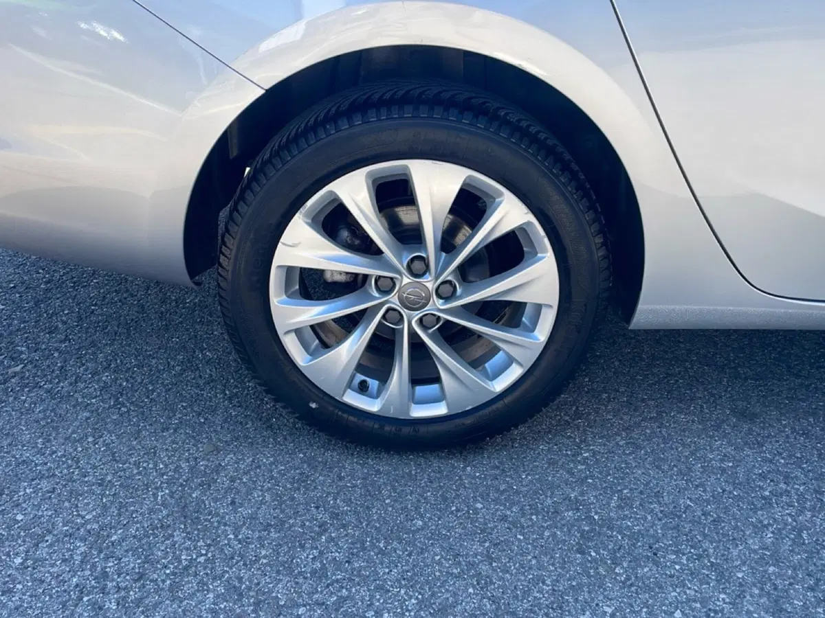 Opel Astra Station Wagon usata a Bologna (9)