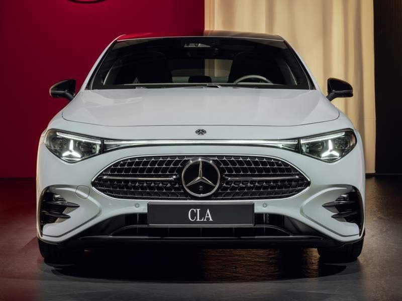 Mercedes-Benz CLA EQ nuova a Siena (3)