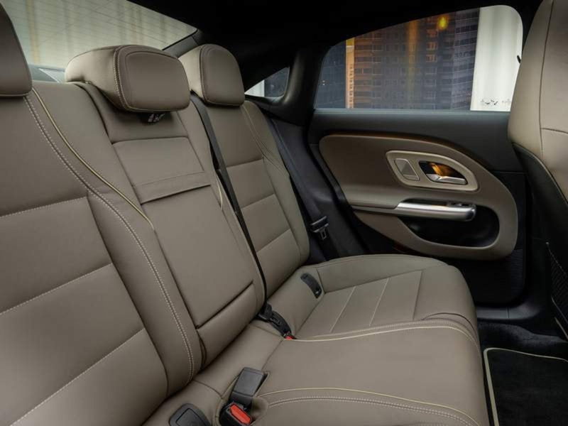 Mercedes-Benz CLA EQ nuova a Siena (4)