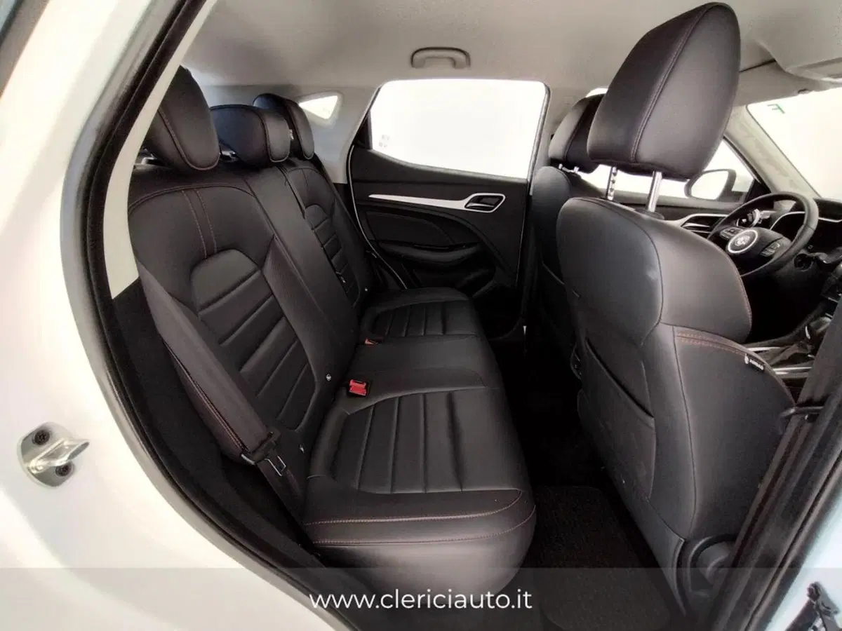 Mg ZS (2021-->) usata a Como (5)