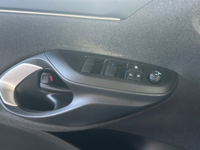 Toyota Yaris Cross usata a Napoli (16)