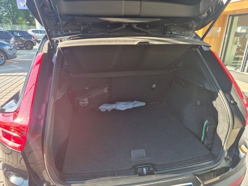 Volvo XC40 usata a Como (8)