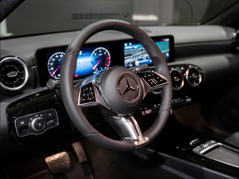 Mercedes-Benz Classe A nuova a Ancona (12)
