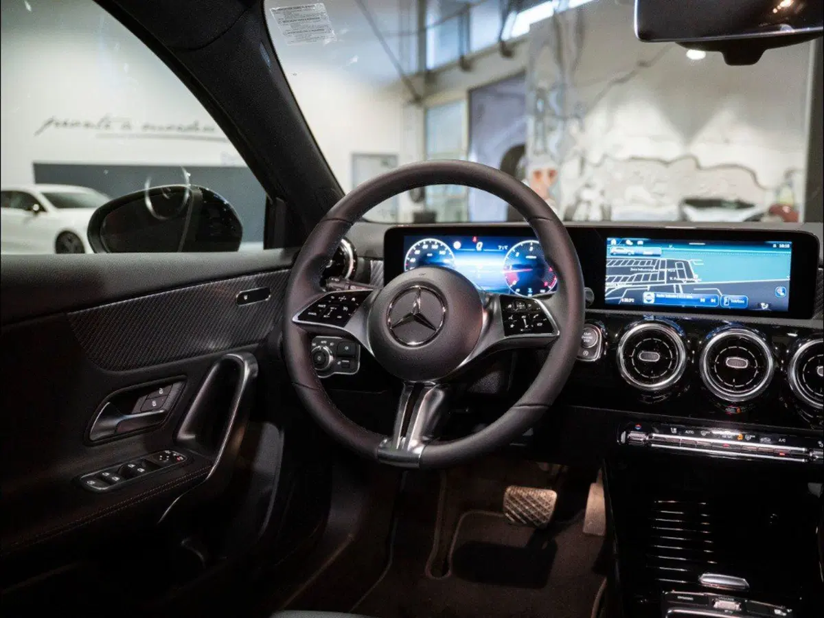 Mercedes-Benz Classe A nuova a Ancona (16)