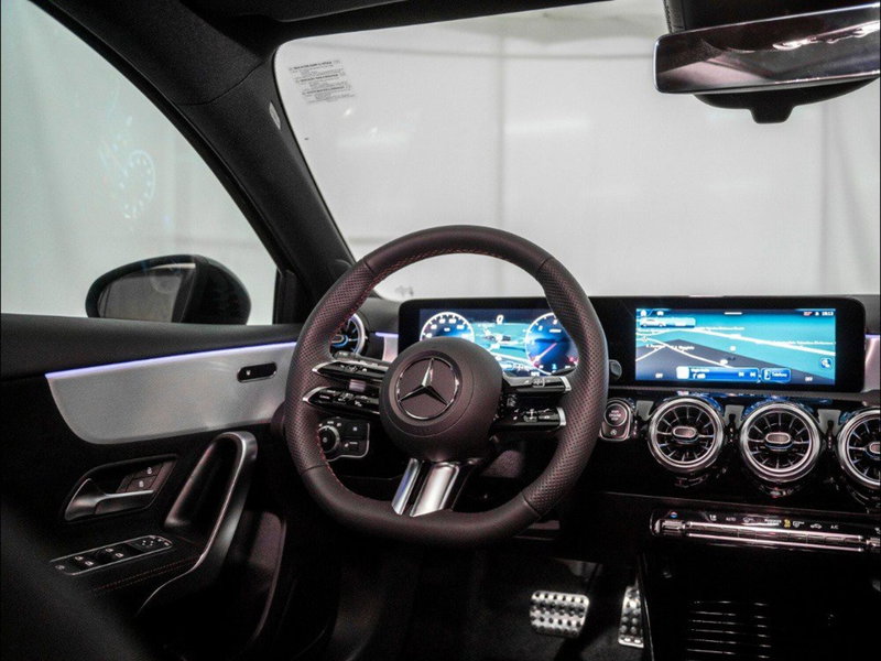 Mercedes-Benz Classe A Sedan nuova a Macerata (15)