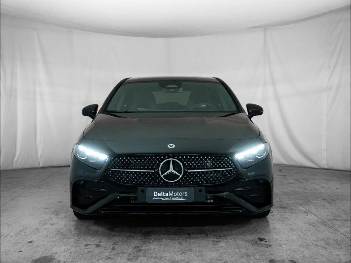 Mercedes-Benz Classe A Sedan nuova a Macerata (5)