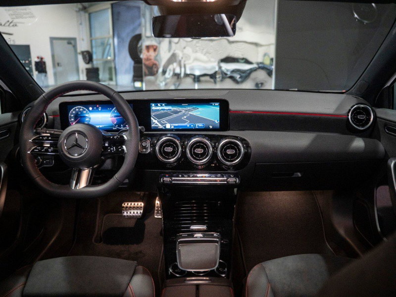 Mercedes-Benz Classe A Sedan nuova a Ancona (15)