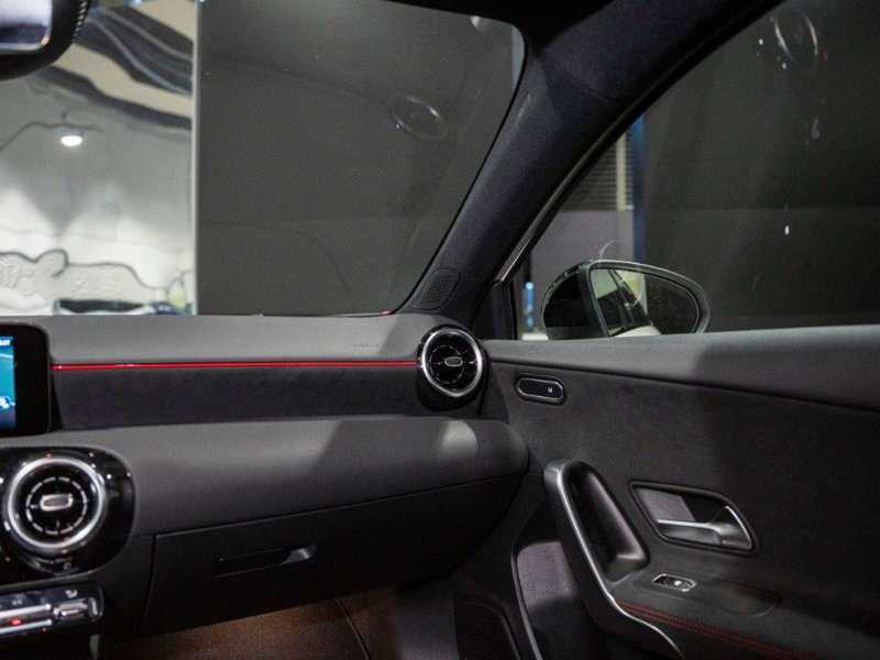 Mercedes-Benz Classe A Sedan nuova a Ancona (17)