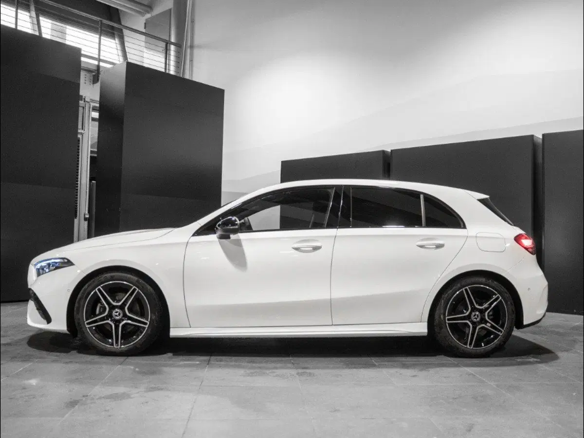 Mercedes-Benz Classe A Sedan nuova a Ancona (2)