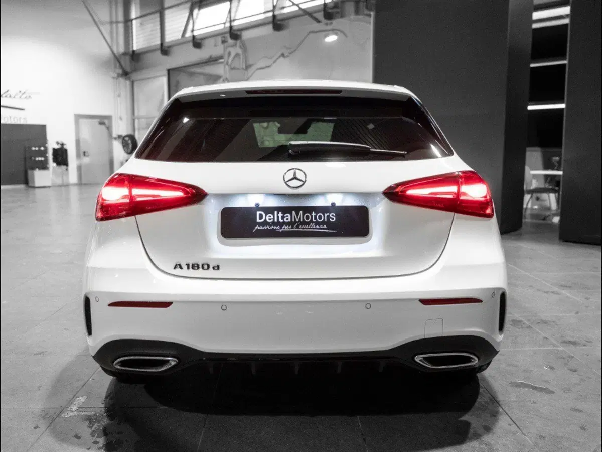 Mercedes-Benz Classe A Sedan nuova a Ancona (3)