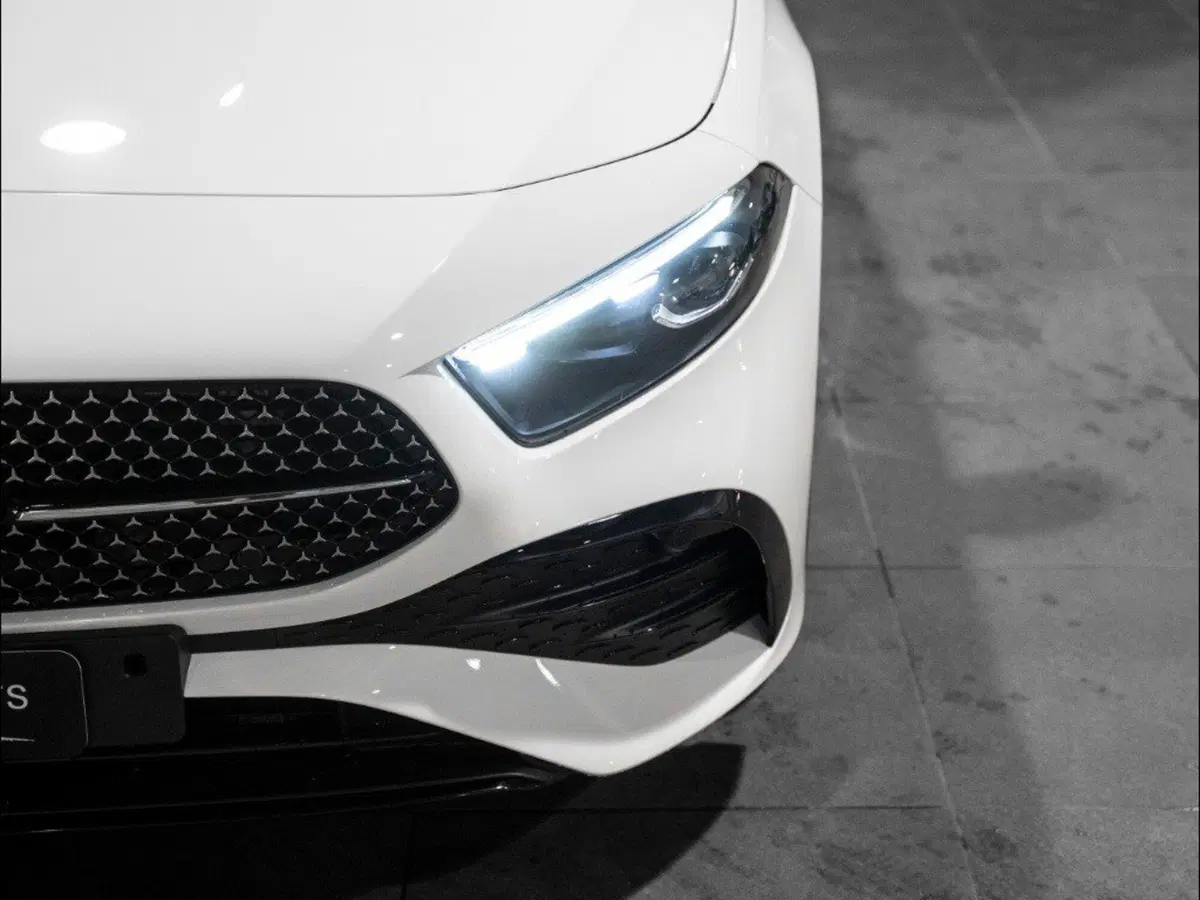 Mercedes-Benz Classe A Sedan nuova a Ancona (6)