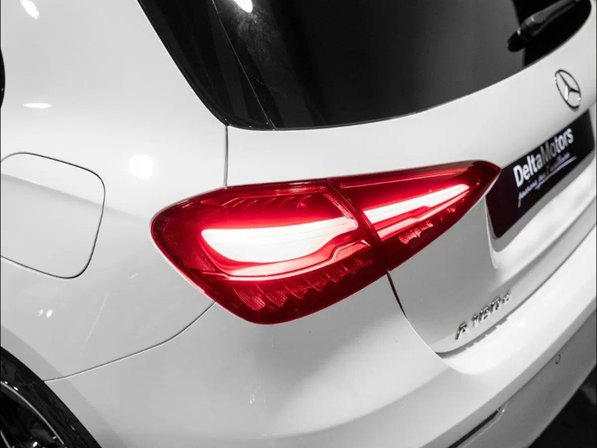 Mercedes-Benz Classe A Sedan nuova a Ancona (8)